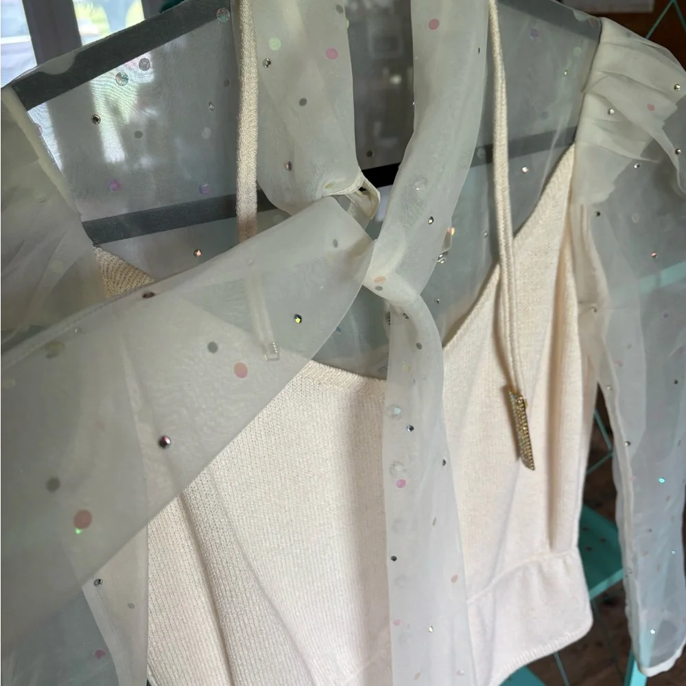 St. John Cream Blouse with Elegant Design - Picture 3 of 4